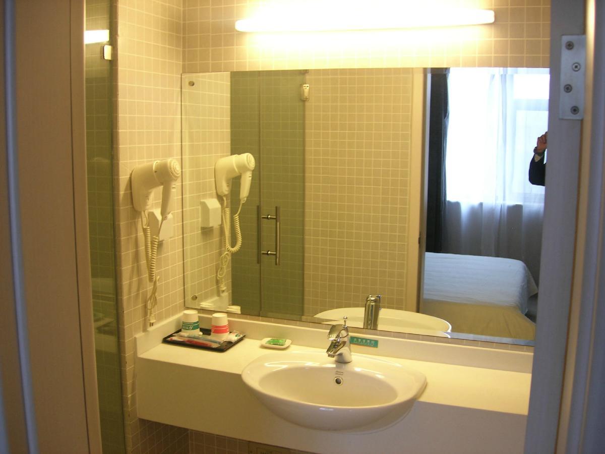 Magnolia Business Hotel Xining Railway Station Grand Cross Mojia Street Zewnętrze zdjęcie