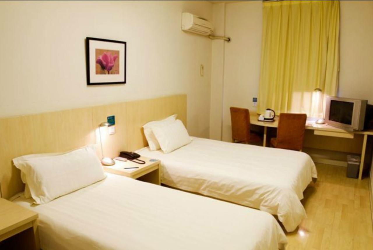 Magnolia Business Hotel Xining Railway Station Grand Cross Mojia Street Zewnętrze zdjęcie