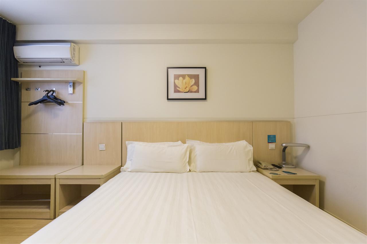 Magnolia Business Hotel Xining Railway Station Grand Cross Mojia Street Zewnętrze zdjęcie